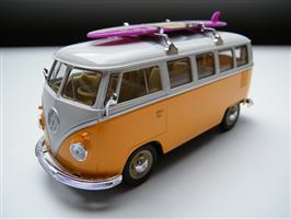 schaalmodel Volkswagen bus T1 + Surfboard 1:24