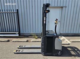 Crown ES 4000 eletrische stapelaar met steunarm
