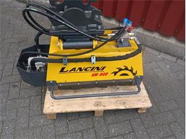 LANCINI KM 800 hydraulische klepelmaaier Cw05 opname minigraver