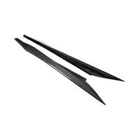 Dit betreft een Corvette C8 Carbon side skirt extensions addons