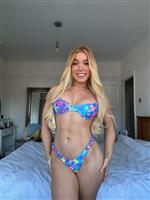I am an available escort girl 