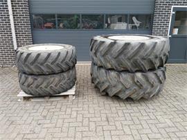 Set Wielen voor oa. Ford 7810  620/75 R34   480/65 R28