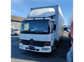 Mercedes-Benz 818
