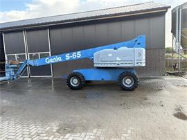 Hoogwerker telescoophoogwerker genie s65