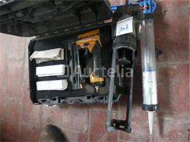 Pneumatische spijkermachine en 2 siliconen pistool