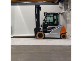 VS-22473 Elektrische Triplex heftruck Still RX60-50 vorkenspreider