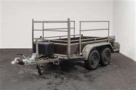 Hoka Tandemas bakwagen 2000Kg bj2003