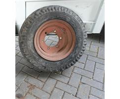 Landbouw band met velg 10.0/75-15.3