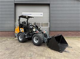 Giant G2700 X-TRA HD + shovel NIEUW (LED verlichting, kogeltrekhaak, pro inching)