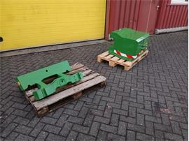 Frontgewichtblok  600 kg met drager John Deere R8 serie