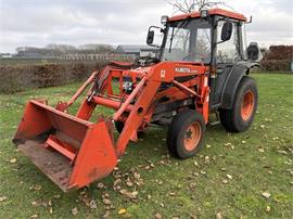 Kubota L3300 met frontlader