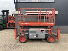 Skyjack SJ 6832RT Schaarhoogwerker / Scissor / Arbeitsbuhne 2015 4X4 Kubota Diesel 12M Werkhoogte
