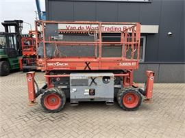 Skyjack SJ 6826RT Schaarhoogwerker / Scissor / Arbeitsbuhne 2015 4X4 Kubota Diesel 10M Werkhoogte