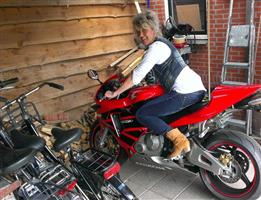 Ik zoek liefde, geluk en die ene arm om me heen