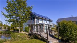 Luxe villa voor 6p op een park aan een meer