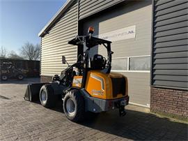 Giant G2700 X-TRA HD+ shovel / kniklader NIEUW