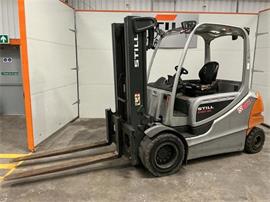 VS-22693 Elektrische triplex heftruck Still RX60--50