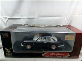 road signature 1/18  alfa romeo sprint gta black