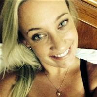 Hallo. Ja nu moet ik iets over mezelf zeggen.