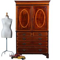 Klein Engels mahonie kabinet feestelijk ingelegd met satijnhout ca 1800 (No.391140)