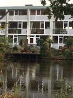 ruime eengezinswoning met tuin aan park