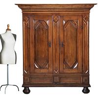 Stoere 17e eeuwse 2-deurs kast op bolpoten  Prachtige patina oude kleur (No.371405)