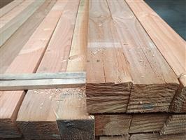 100x100mm Douglas fijnbezaagd 300cm