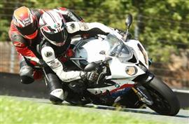 Gezocht: motorrit achterop snelle supersport motor