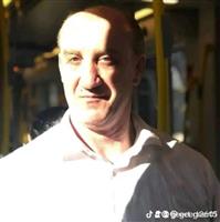 Shemale wil je man ontmaagden 