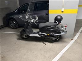 Scooter zie foto’s  8148 km