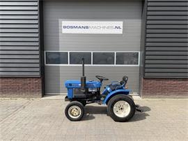 iseki TX1410 4WD minitractor op gazonbanden