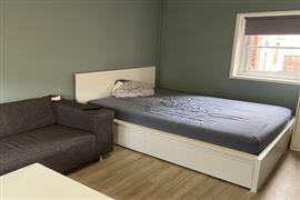 Kamer Van der Waalsstraat in Groningen