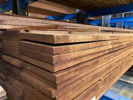 2x20cm hardhout fijnbezaagd 400cm