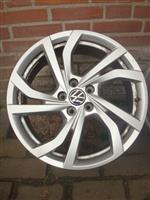 17 Inch Originele VW Polo 2G Velgen Nr 206