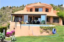 Wonderful villa in La Corona at an elevated level,