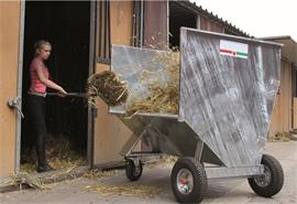 Mestcontainer met grote wielen, universele aankoppelingsplaa