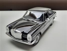 Nieuw modelauto Mercedes Benz 220 – Welly 1:24