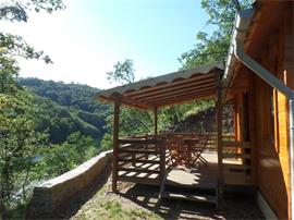 Chalet aan groot meer in Cantal, zuiden Auvergne