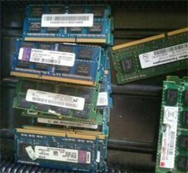 26 - DDR3 30 x 2 gb voor laptop!