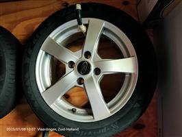 Winterbanden nieuw 195/50R15 Ford Fiesta steek 108