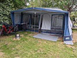 voortent caravan 3.5 m gebruikt bij kip 47tdb