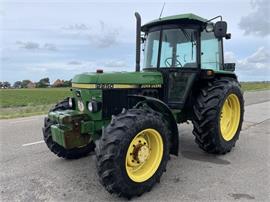 John Deere 2250