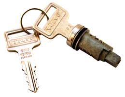 Volvo Slot koffer+achterklep 140+ 145+245 1973-1979 +2 sleutels Volvo onderdeel nr 1213240