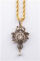 Antiek gouden Art Nouveau hanger met diamanten aan gouden collier