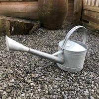 Tuin gieter gemaakt van zink