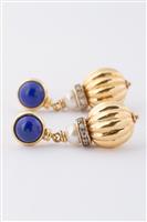 Gouden oorhangers met in elk een lapis lazuli, parel en zirkonias