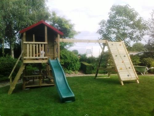 Grote foto speelhuisje speeltoren speeltoestellen kinderen en baby los speelgoed