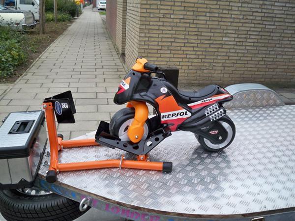 Grote foto te huur aanhanger trailer remork motoren overige accessoires