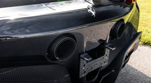 Grote foto ferrari sf90 stradale spider carbon uitlaat sier stukken auto onderdelen tuning en styling