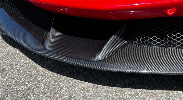 Grote foto ferrari sf90 stradale spider carbon voorspoiler splitter midden gedeelte auto onderdelen tuning en styling